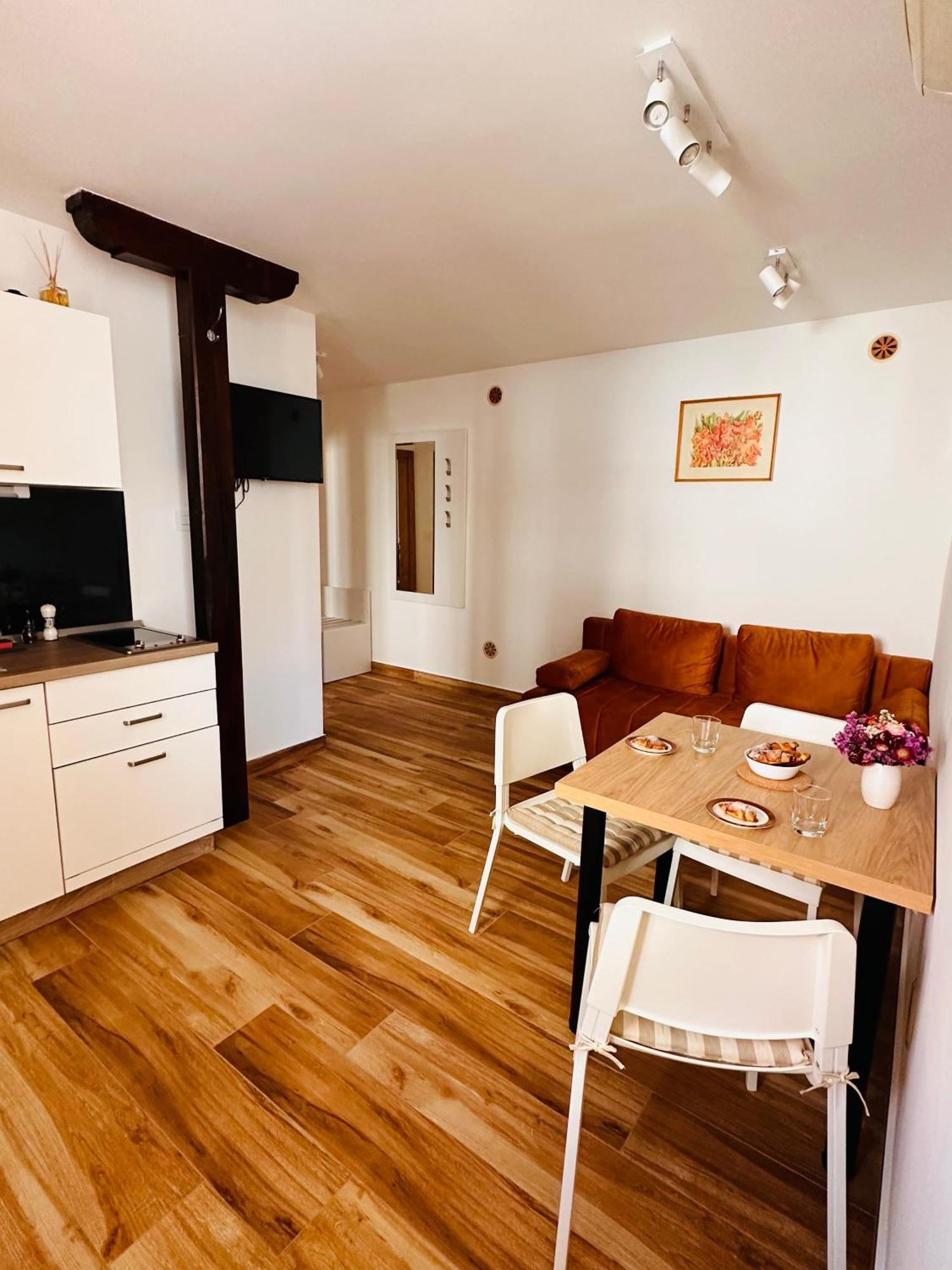 Lux Apartments In Downtown PUY Eksteriør bilde